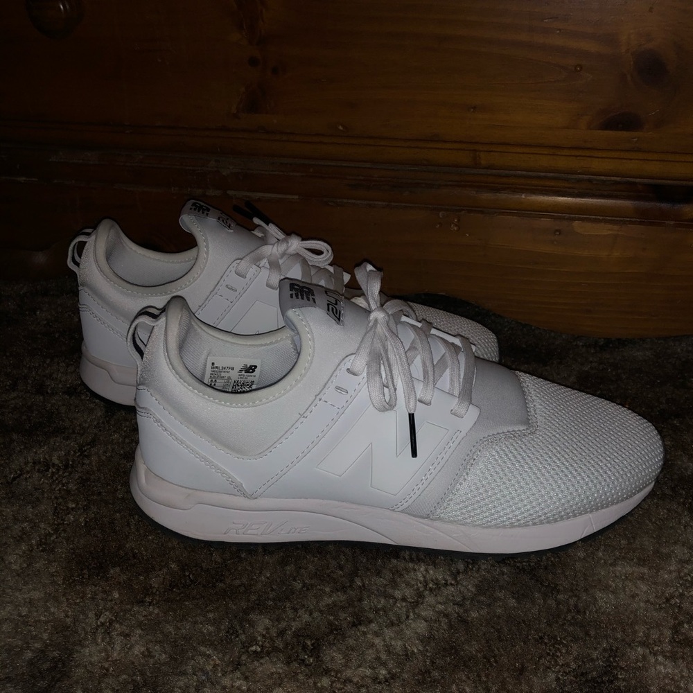 White 8.5 New Balance 247